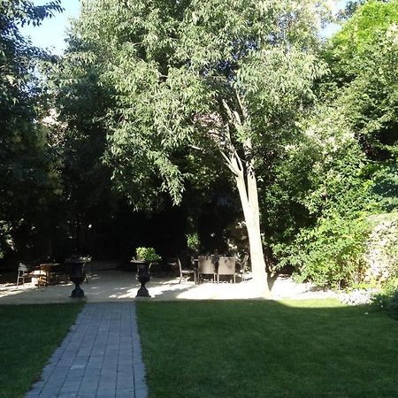Chambre Cote Jardin Nimes Bagian luar foto