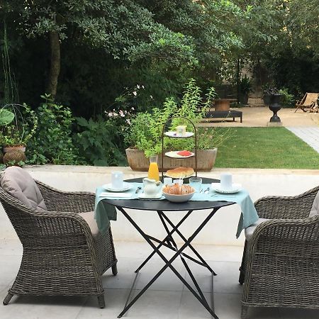 Chambre Cote Jardin Nimes Bagian luar foto