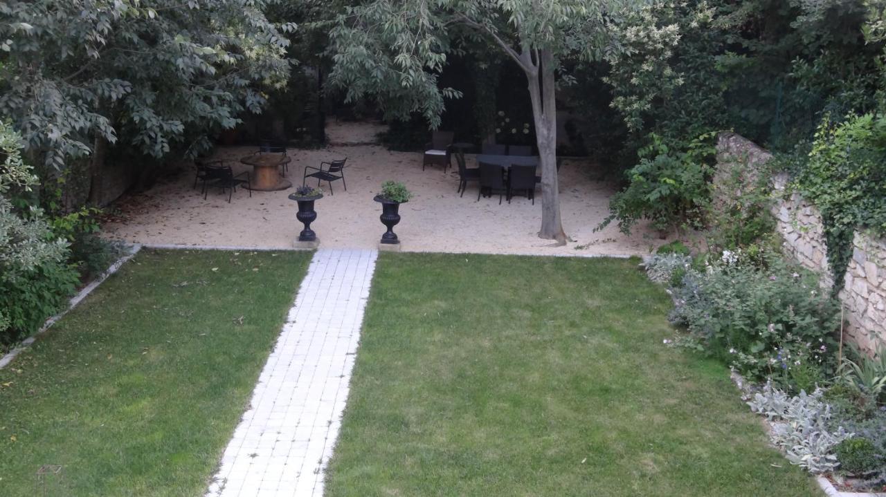 Chambre Cote Jardin Nimes Bagian luar foto