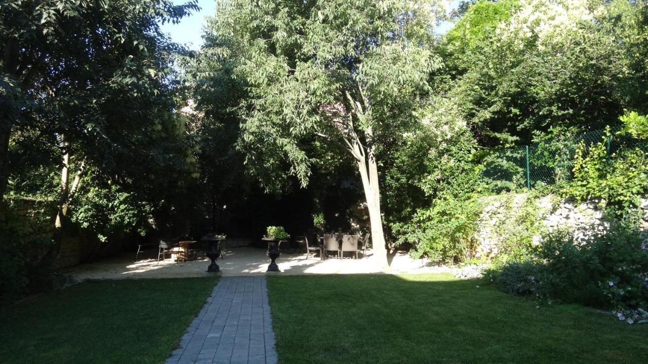 Chambre Cote Jardin Nimes Bagian luar foto