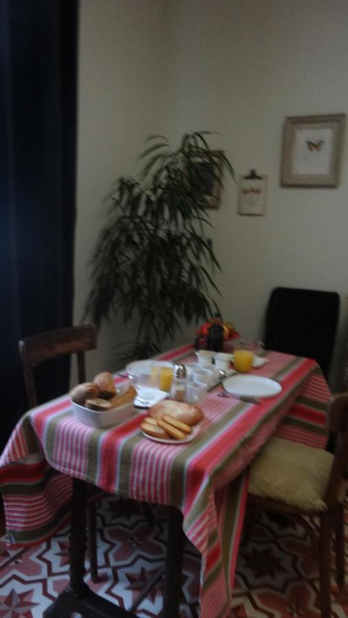 Chambre Cote Jardin Nimes Bagian luar foto
