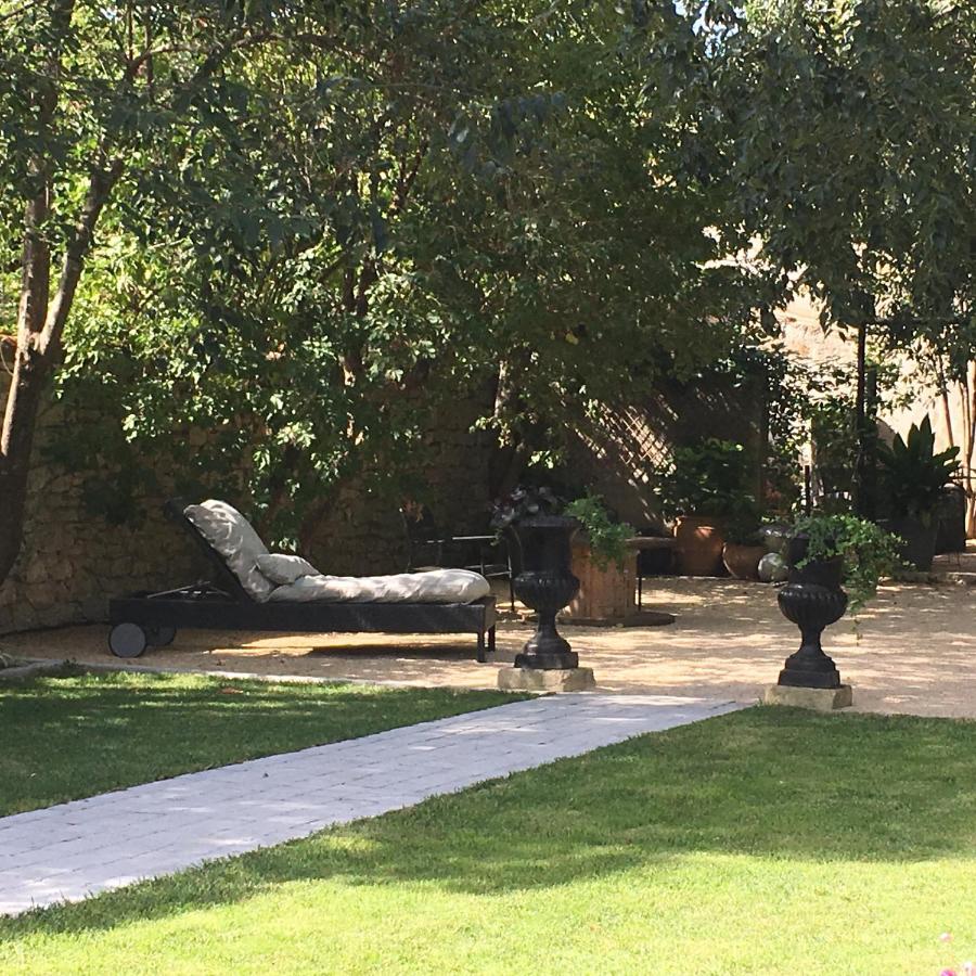Chambre Cote Jardin Nimes Bagian luar foto