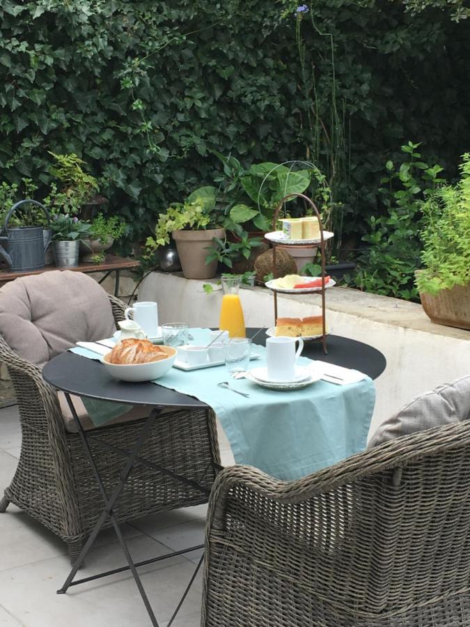 Chambre Cote Jardin Nimes Bagian luar foto